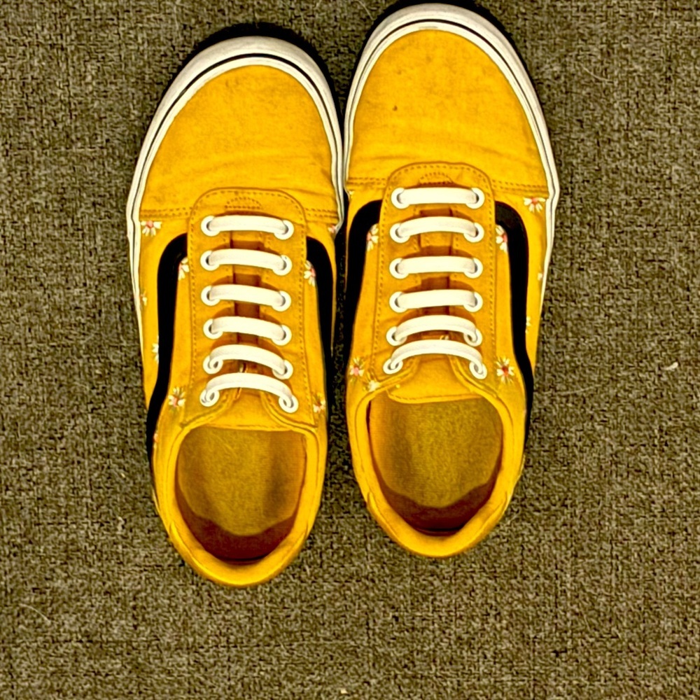 🌼 Vans 721356 you matter comes with no tie laces can be changed out 🌻